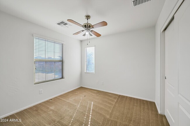 Building Photo - 2257 S Ponderosa Dr