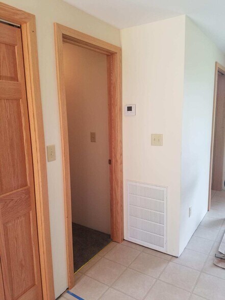 Building Photo - 5738 Heinz Rd