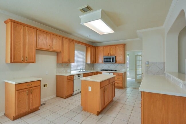 Building Photo - 13552 Anarosa Loop