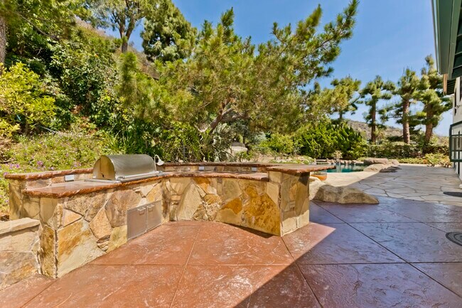 Building Photo - 18041 Blue Sail Dr