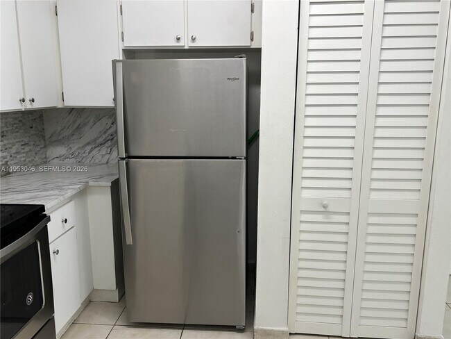 Building Photo - 7290 NW 114th Ave