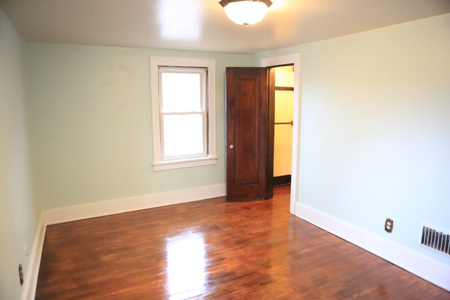 Second Floor Rear Bedroom - 411 Humphrey St