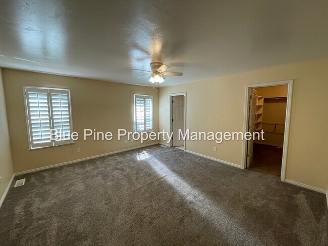 Building Photo - 2409 Brandon Dr