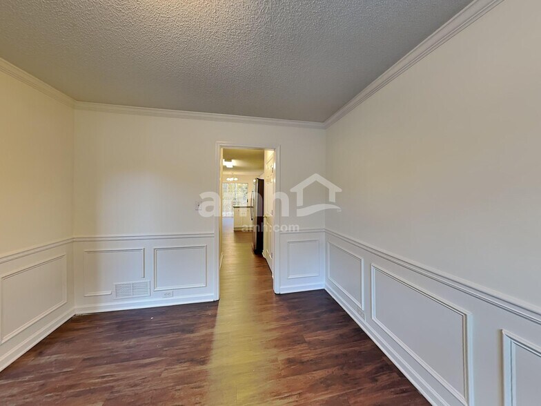 Building Photo - 5705 Wandering Vine Trl SE