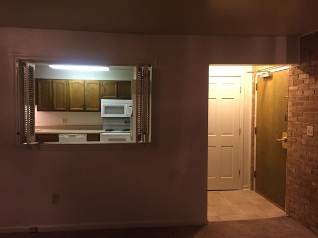 Building Photo - 2426 Richelieu Ave SW