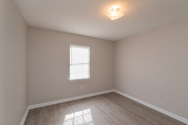 Building Photo - 3 Bed/2.5 Bath House for Rent in Martinez w/ Garage & Fenced Back Yard