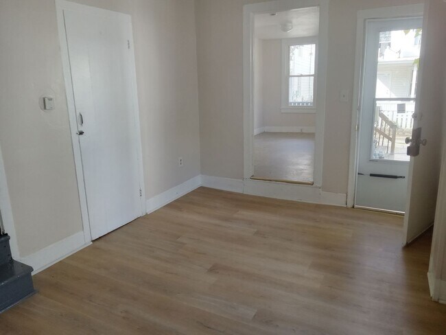 Building Photo - 19-21 Taylor