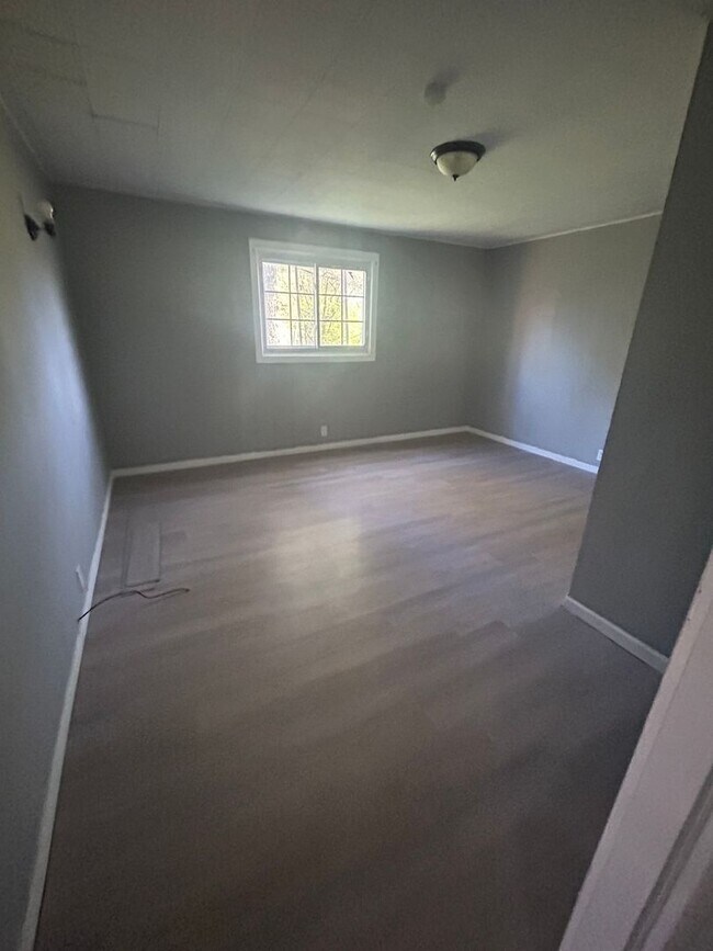 Building Photo - Section 8 Accepted!