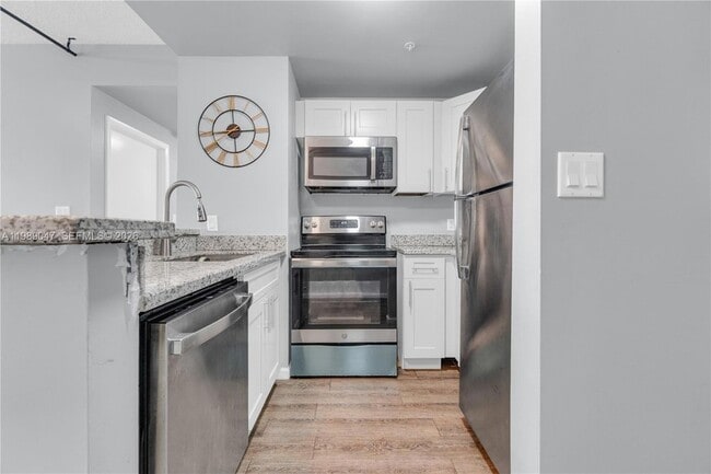 Building Photo - 185 SE 14th Terrace