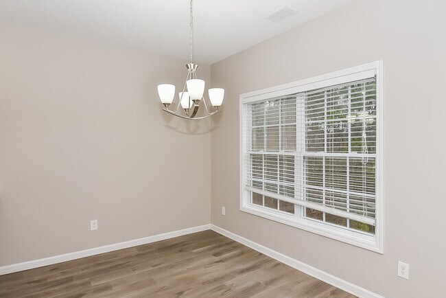 Building Photo - 27 Sandstone Pl