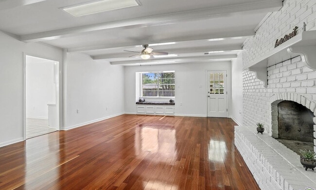 Building Photo - 392 Shadydale Dr