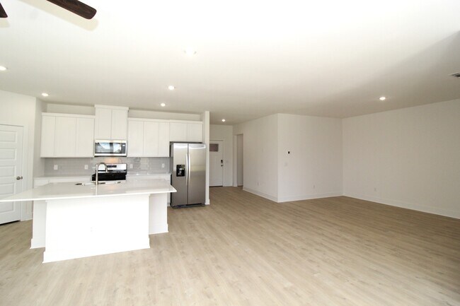 Building Photo - 2309 Langford St