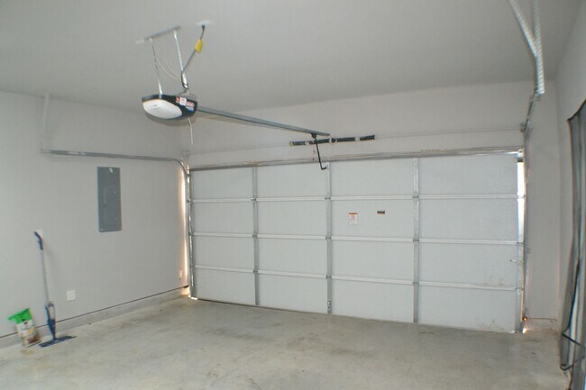 Building Photo - House for rent in Houston