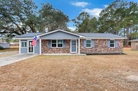 Building Photo - 3 bedroom 1.5 bath home