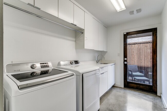 Building Photo - 1839 Euclid Ave