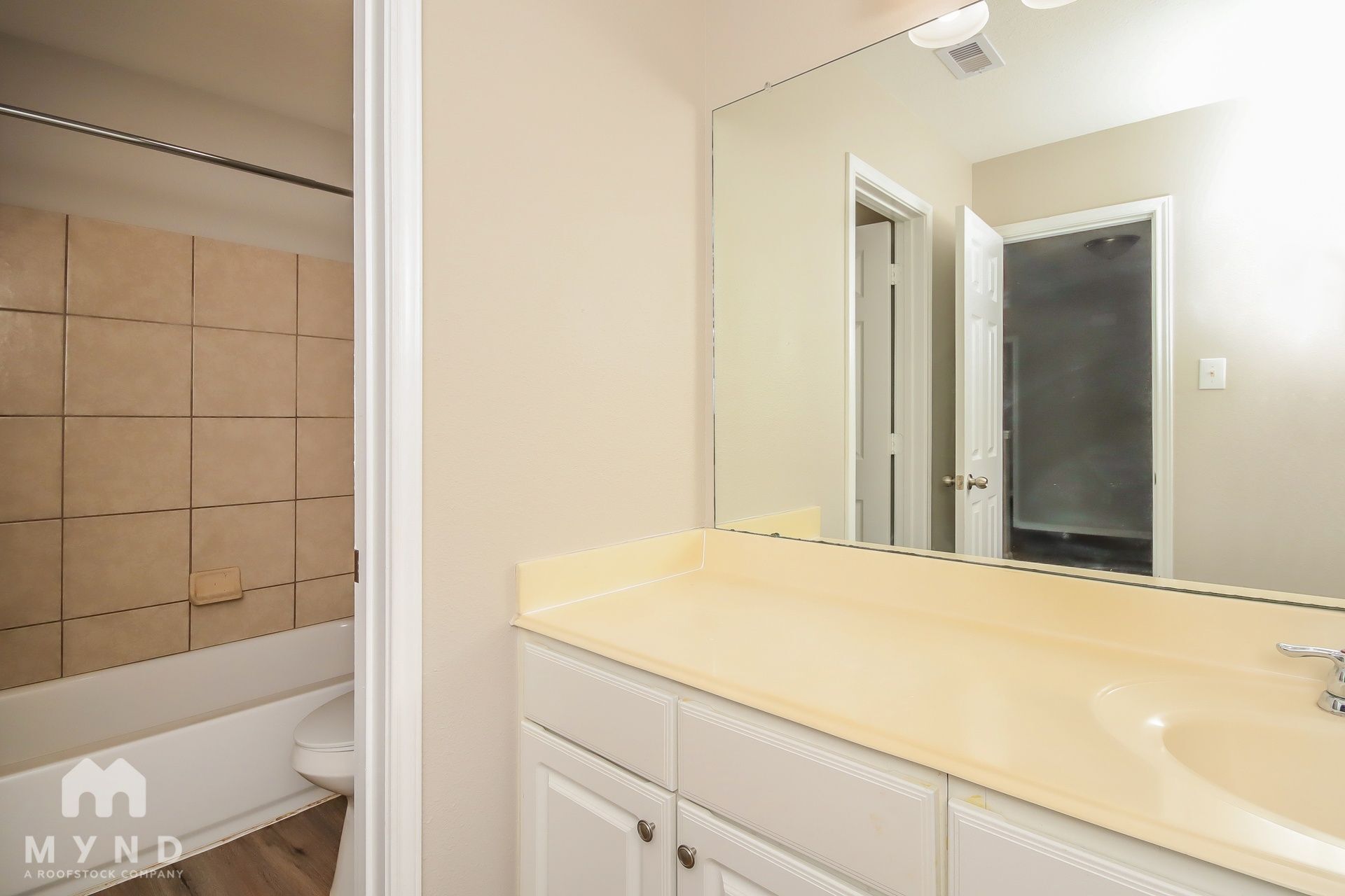 Building Photo - 5019 Forest Hurst Dr