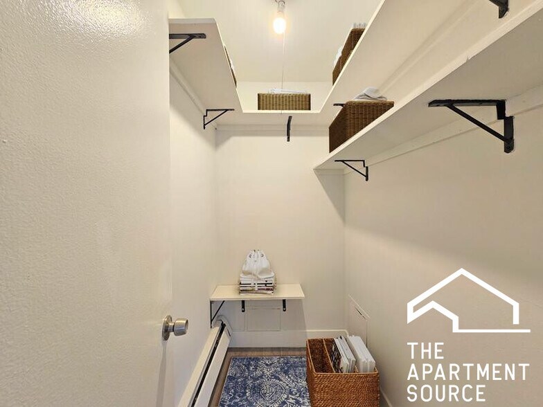 Building Photo - 1337 N Dearborn St