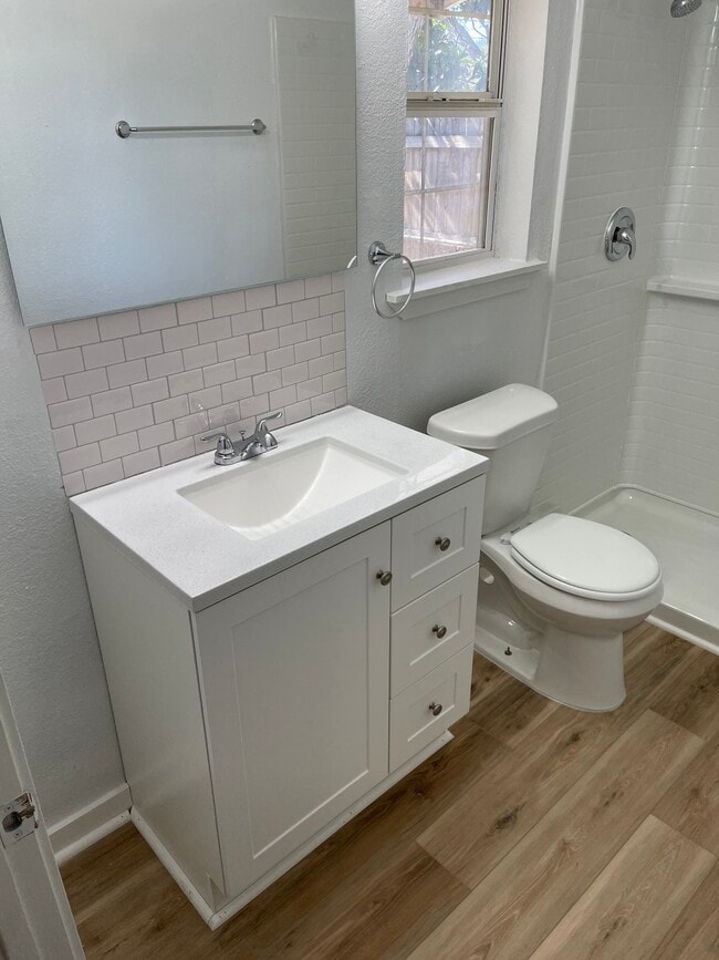 Building Photo - 311 W Malone Ave