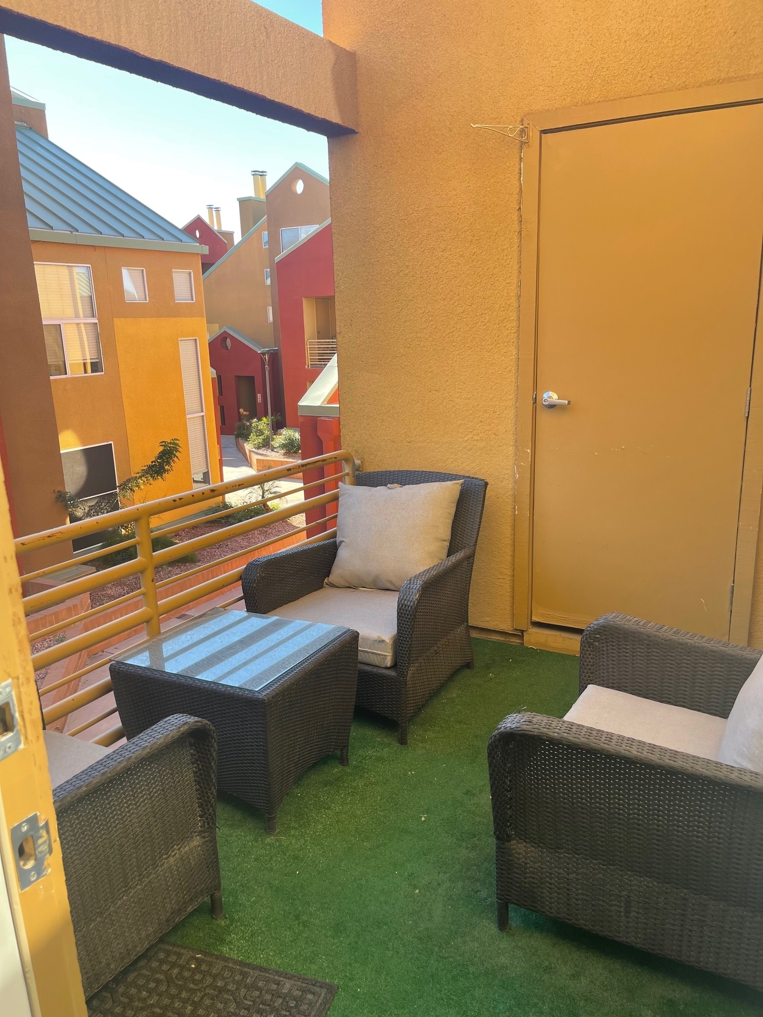 Building Photo - 154 W 5th St