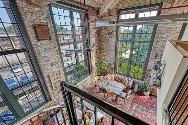 Building Photo - 170 Boulevard SE