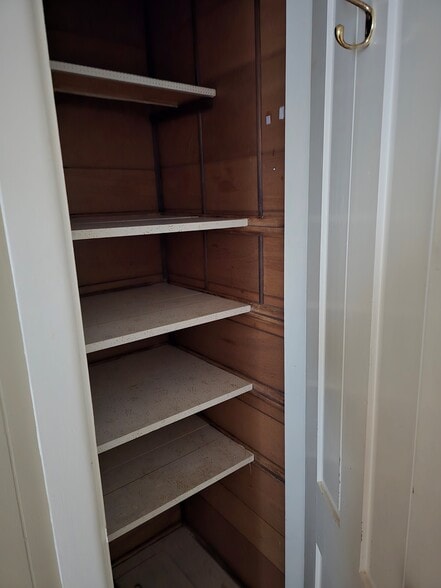 Linen CLoset - 10 Forest St