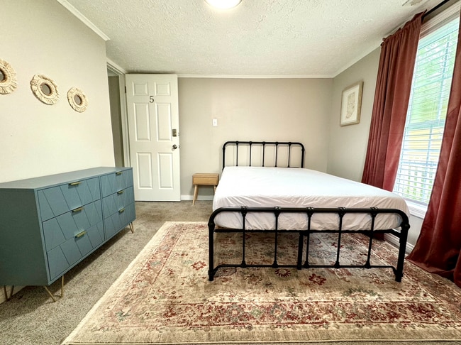 Building Photo - 1003 W Harrison Ave