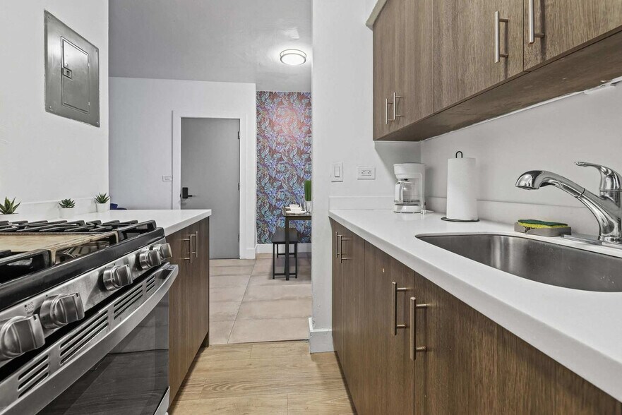 Building Photo - 7340 Harding Ave