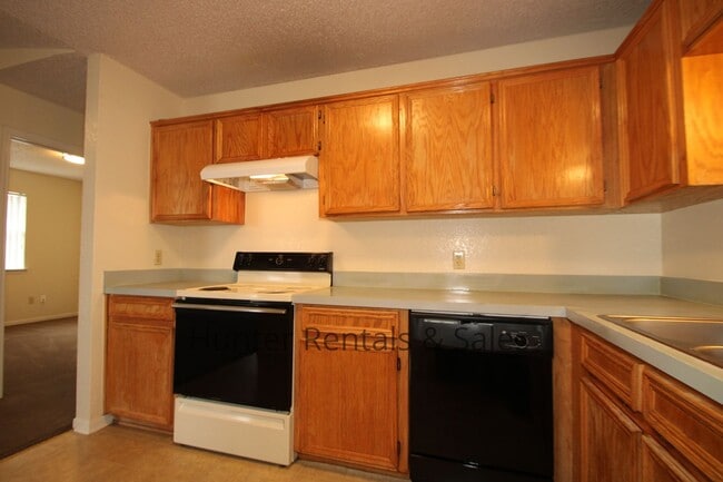 Building Photo - Move South!