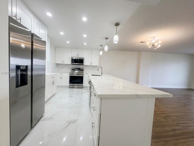 Building Photo - 3800 S Ocean Dr