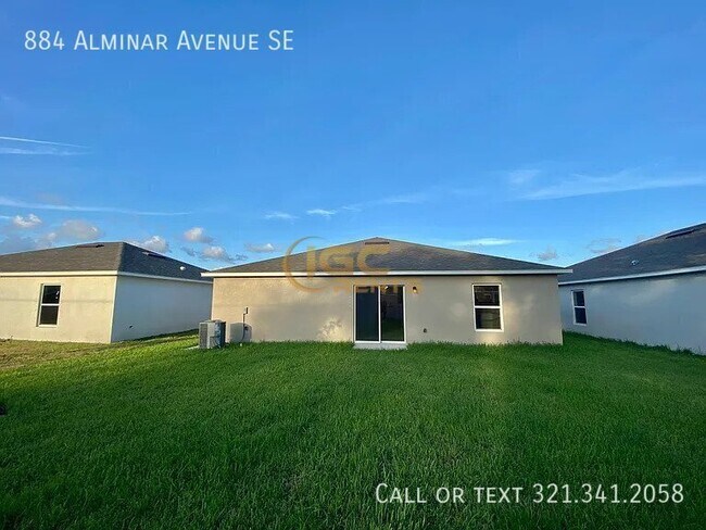 Building Photo - 884 Alminar Ave SE