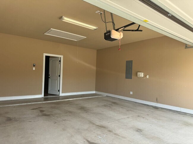 Building Photo - CYPRESS BEND GARDEN DISTRICT OF NORTH BOSS...