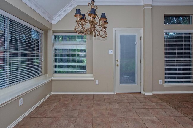 Building Photo - 7718 Trophy Pl Dr