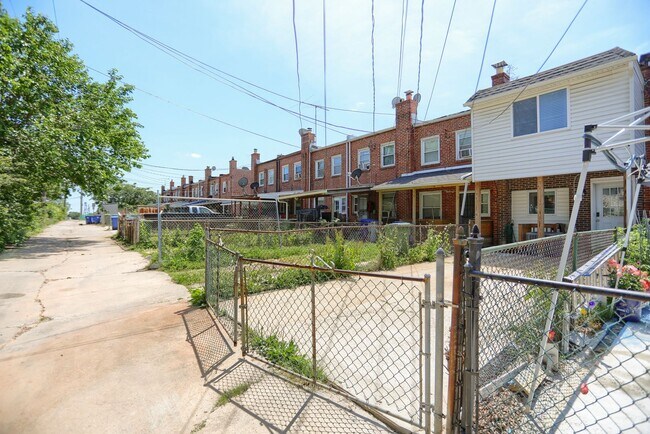 Building Photo - 1207 Anglesea St