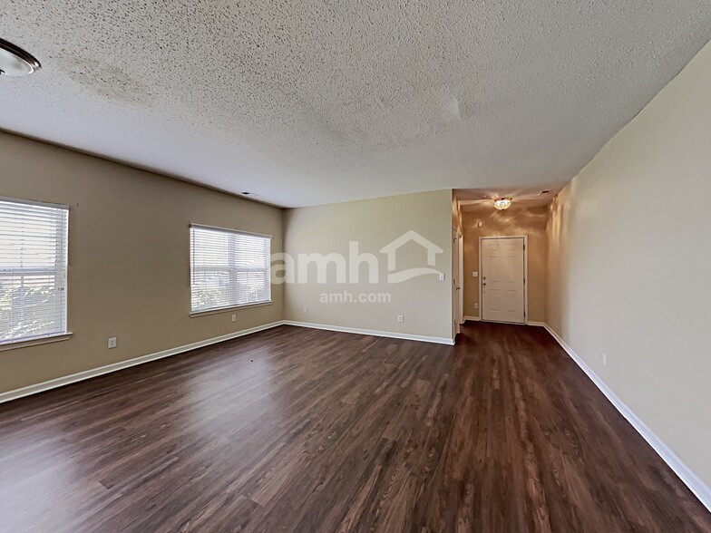 Building Photo - 2006 Farm Hill Ct