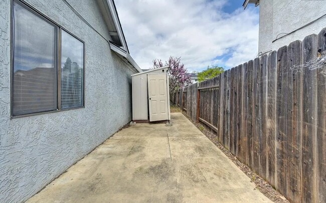 Building Photo - 4401 Careyback Ave