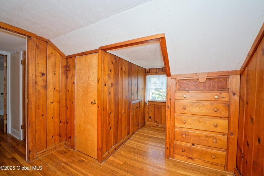 Upstairs Bedroom 1A - 2550 Troy Schenectady Rd