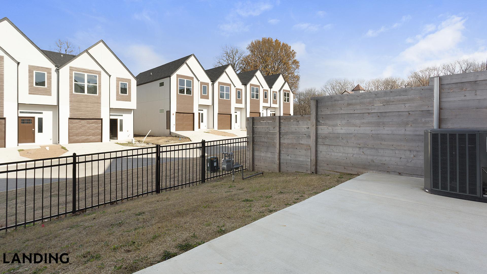 Building Photo - 3401 Redbud Ln