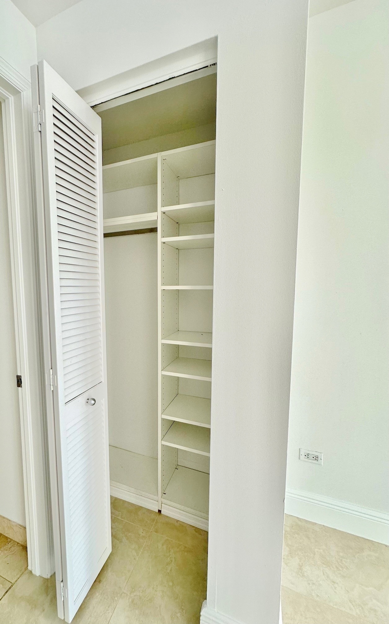 Building Photo - 808 Brickell Key Dr
