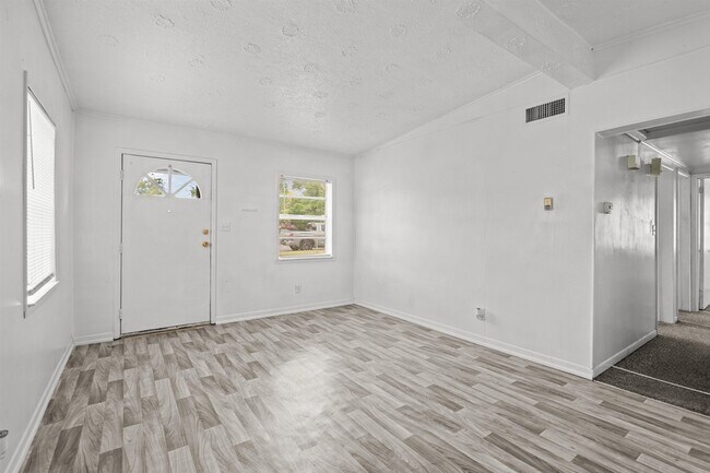 Building Photo - 20 Rollins Ave