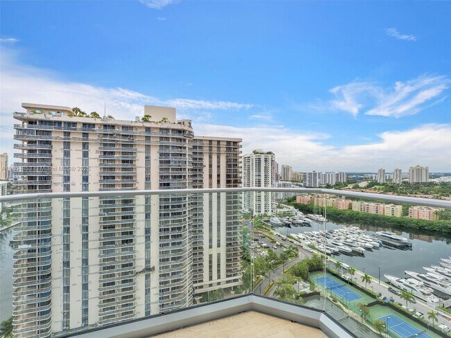 Building Photo - 19707 Turnberry Way