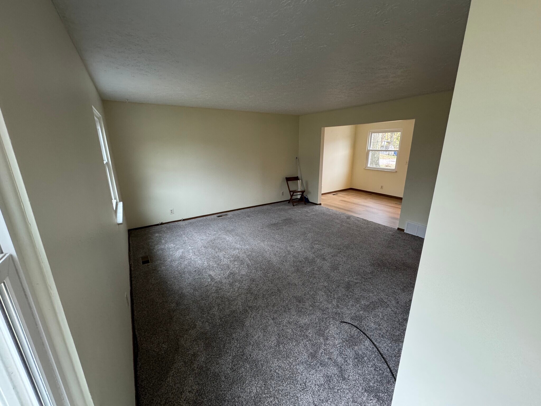 Building Photo - 545 Mentor Ave