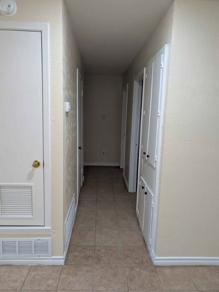 Building Photo - 931 Edwards St