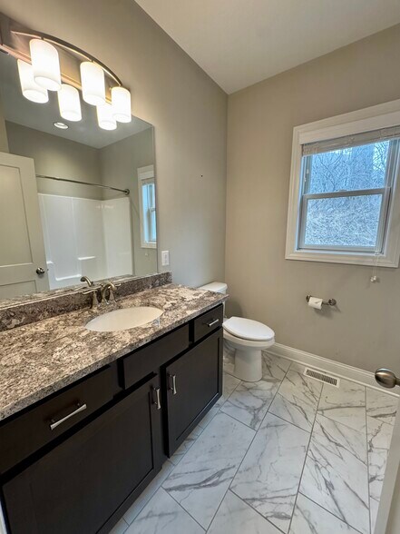 Building Photo - 5058 Pandit Dr