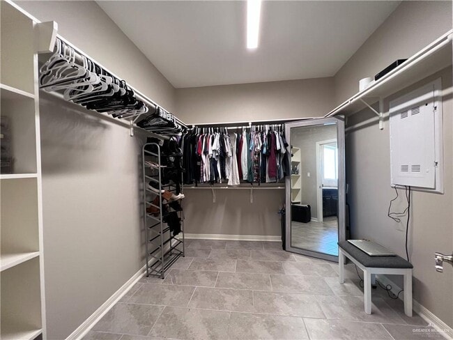 Building Photo - 40 Ensenada Ave