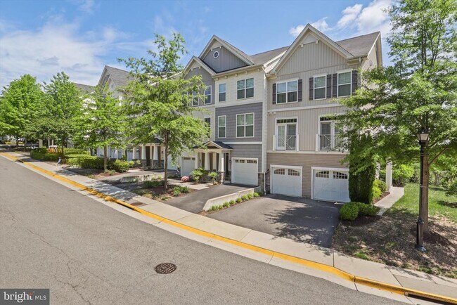 Building Photo - 12807 Lotte Dr