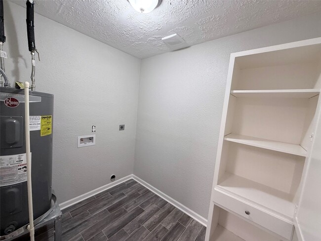 Building Photo - 7301 Cardinal Cir