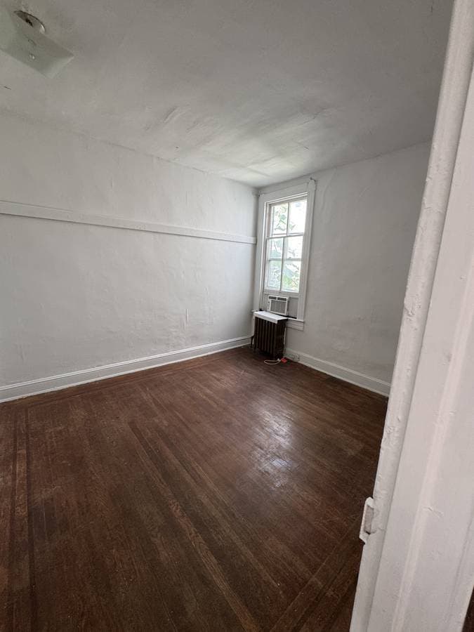 Building Photo - 716 W 36th St