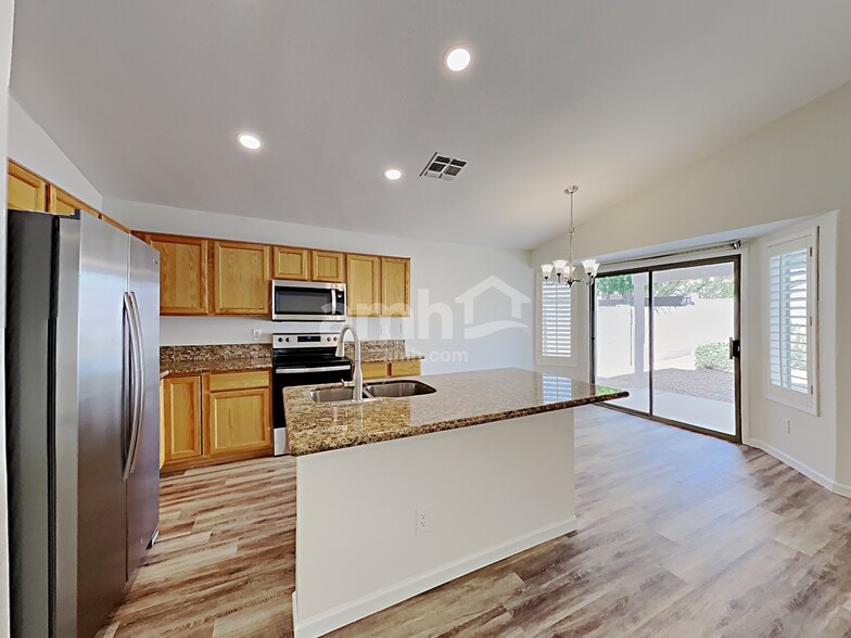 Building Photo - 4722 E Silverwood Dr