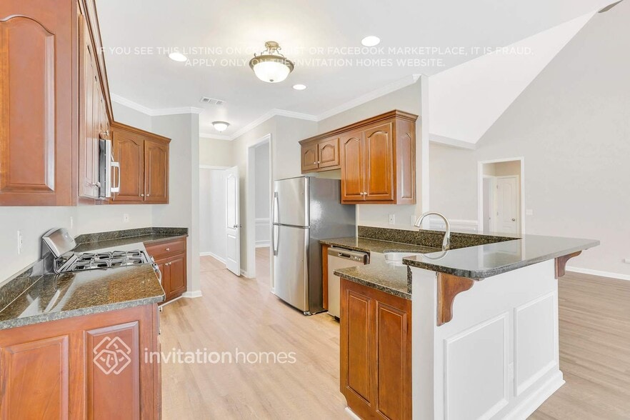 Building Photo - 495 Langley Creek Dr