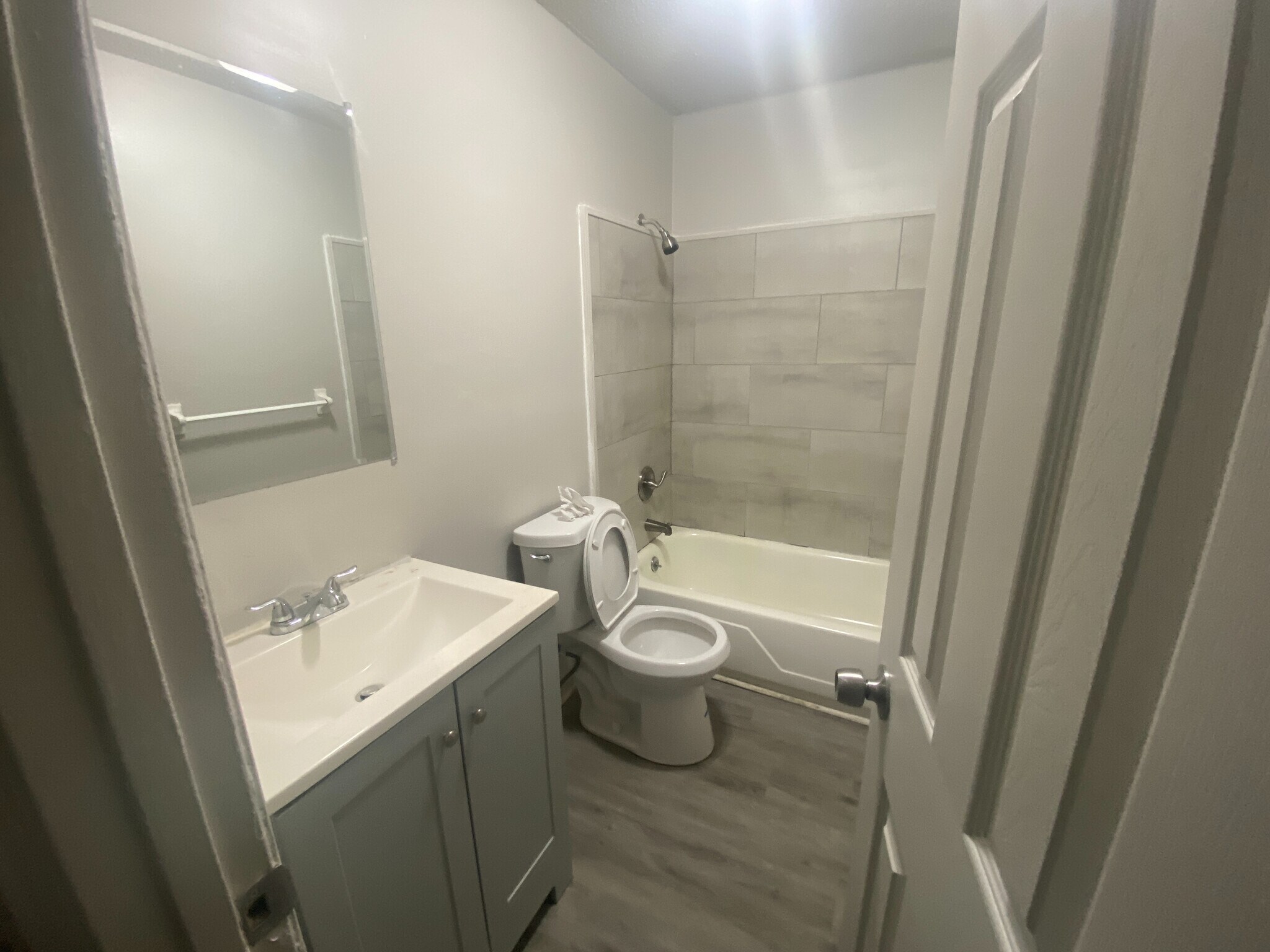 Building Photo - Room in Condo on Alamance Church Rd